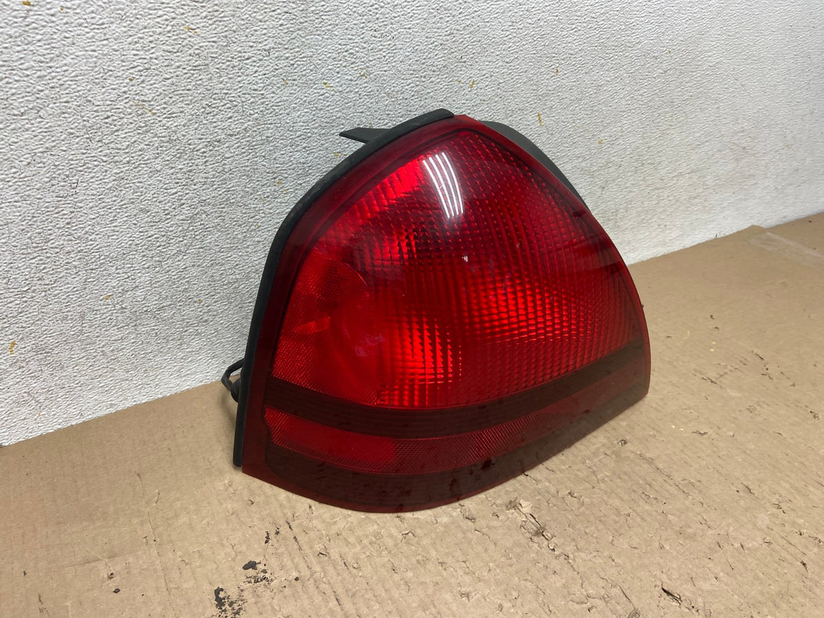 2003-2011 Mercury Grand Marquis Left Driver Lh Side Tail Light AH6025 LK1
