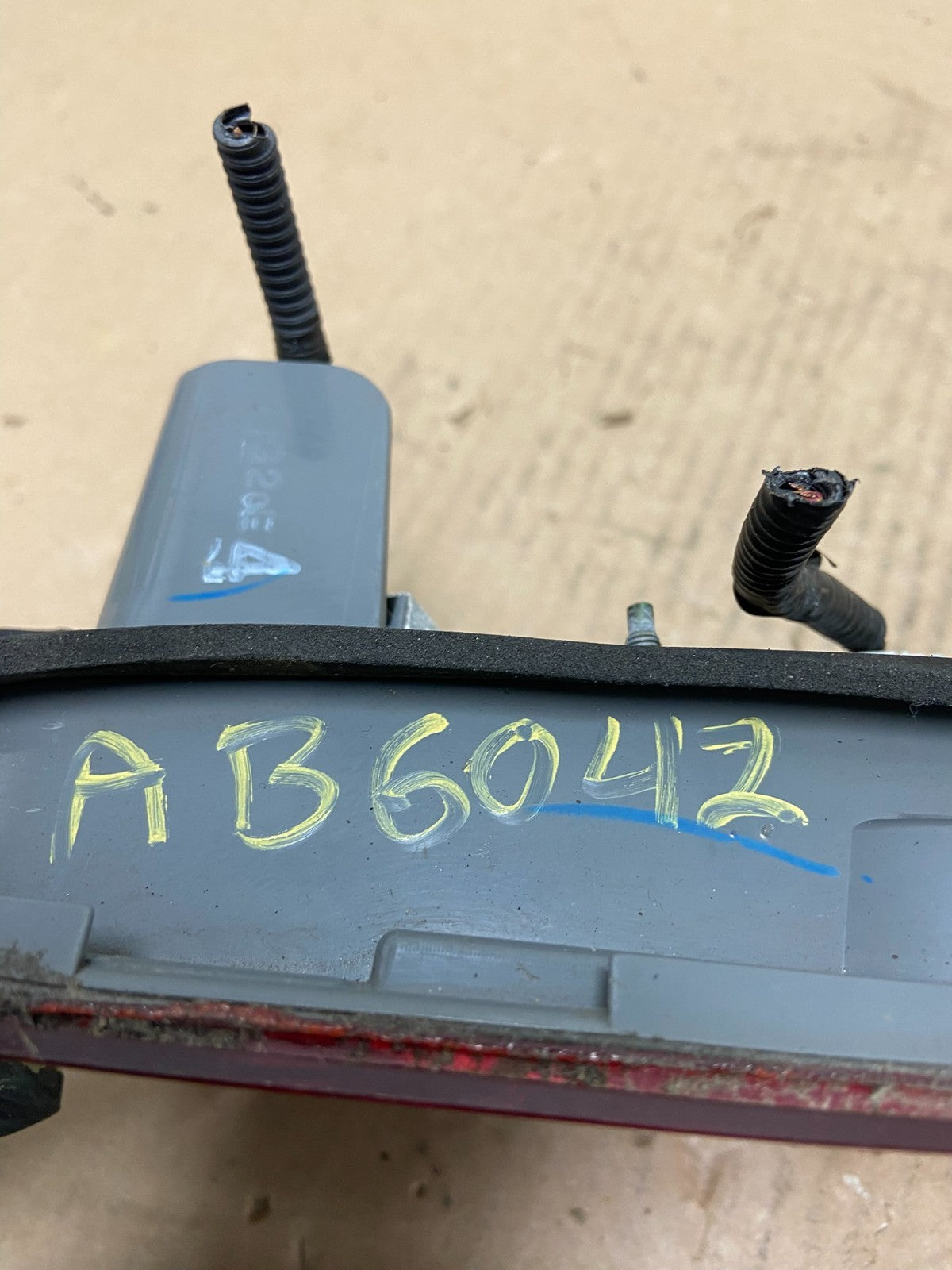 2003 2004 2005 Honda Civic Sedan Right Passenger RH Inner Tail Light AB6042 DW7