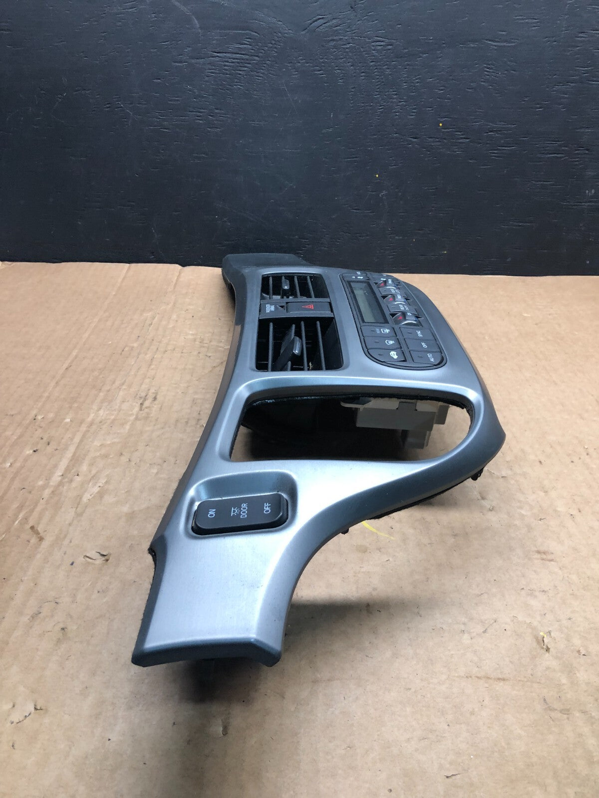 2005 to 2010 Honda Odyssey Radio Climate Control Dash Trim Bezel F9488 DG13