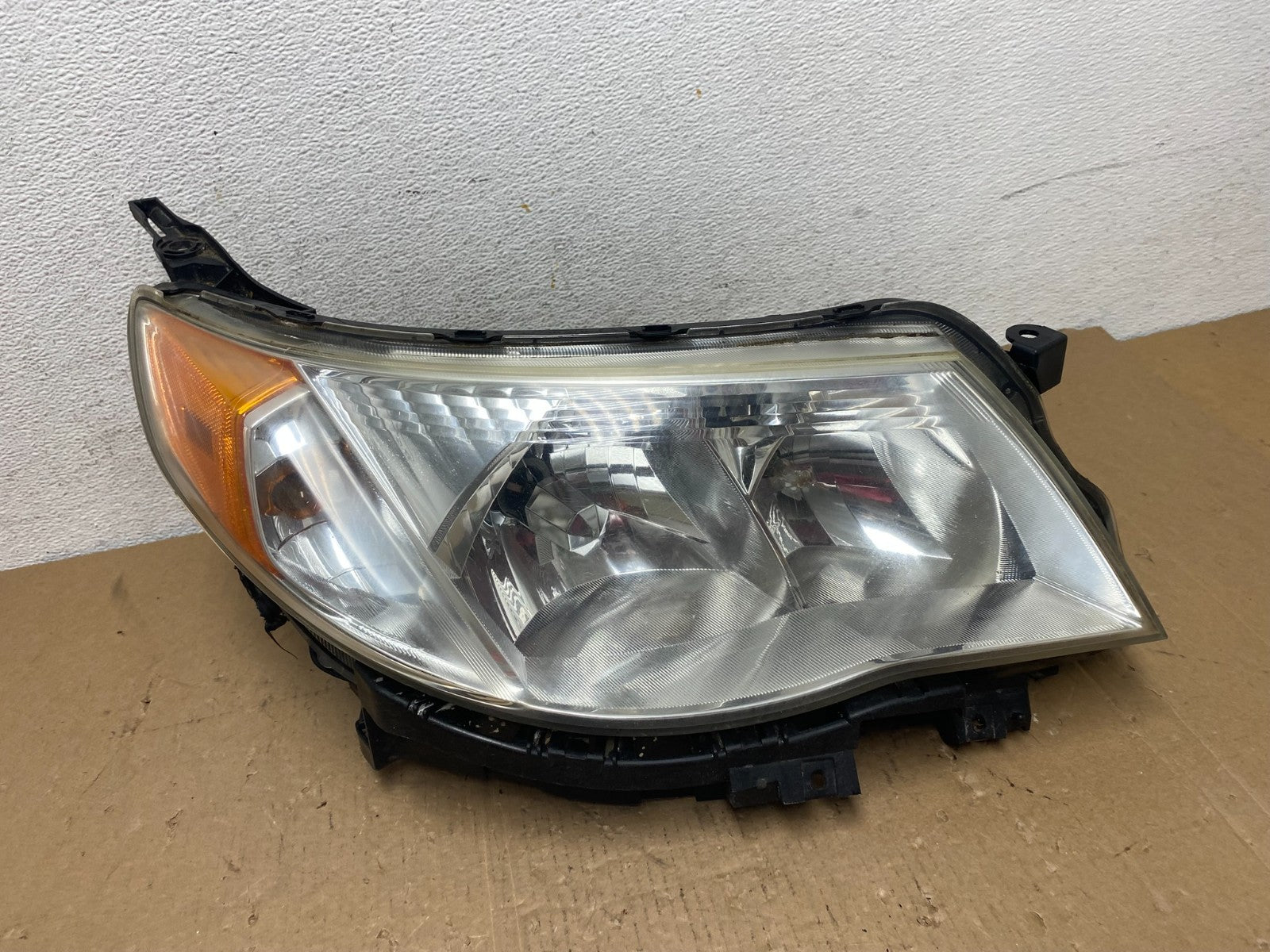 2009 - 2013 Subaru Forester Right Passenger Side Xenon Headlight AD8036 DW0