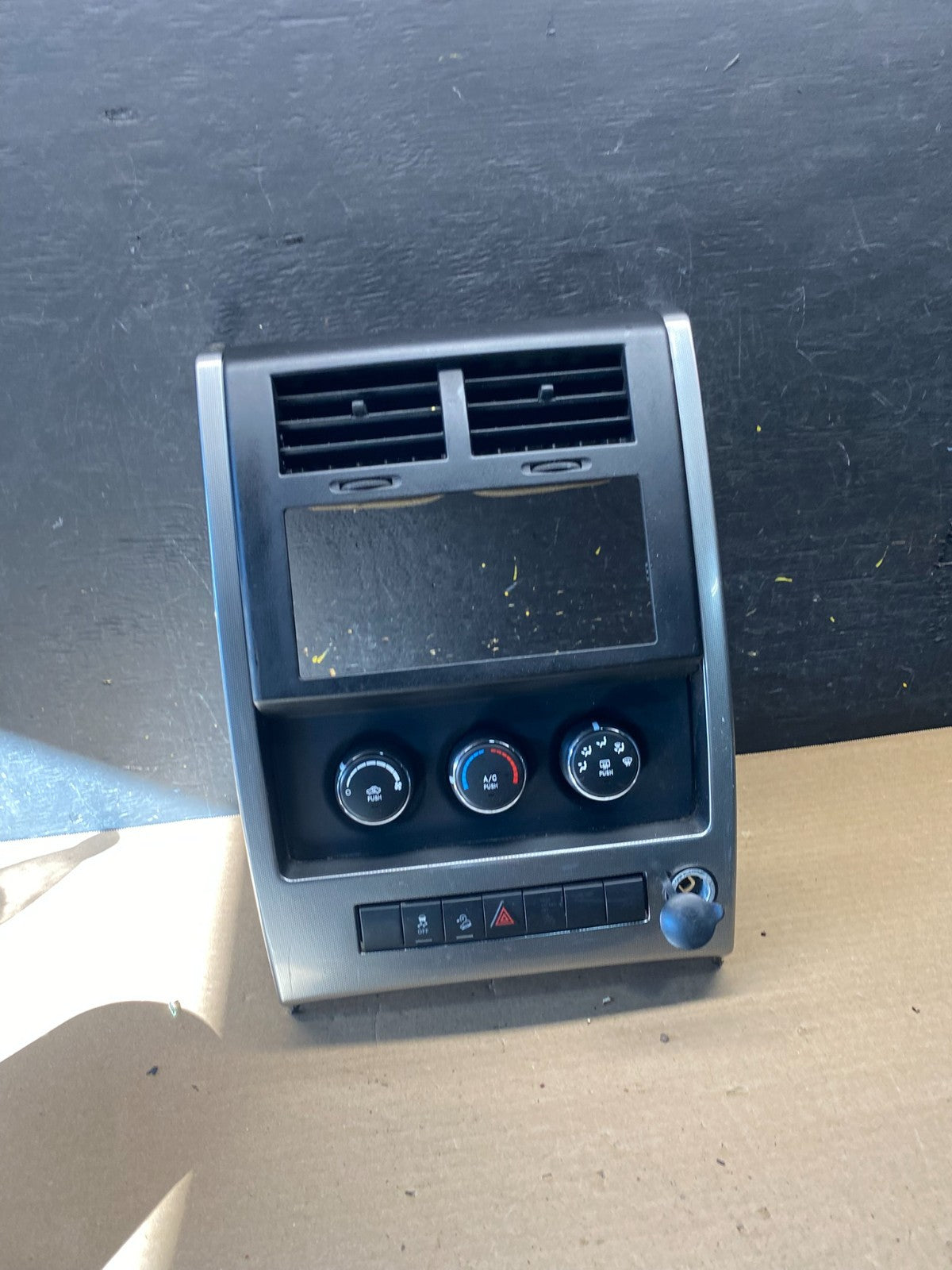 2008 to 2012 Jeep Liberty Dash Climate Temperature Control Radio Bezel S2644 DG0
