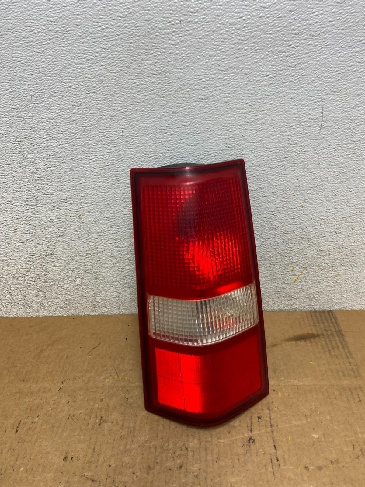 2003 to 2017 Chevrolet Express 1500 Left Driver Side Tail Light Oem N6308 DW0
