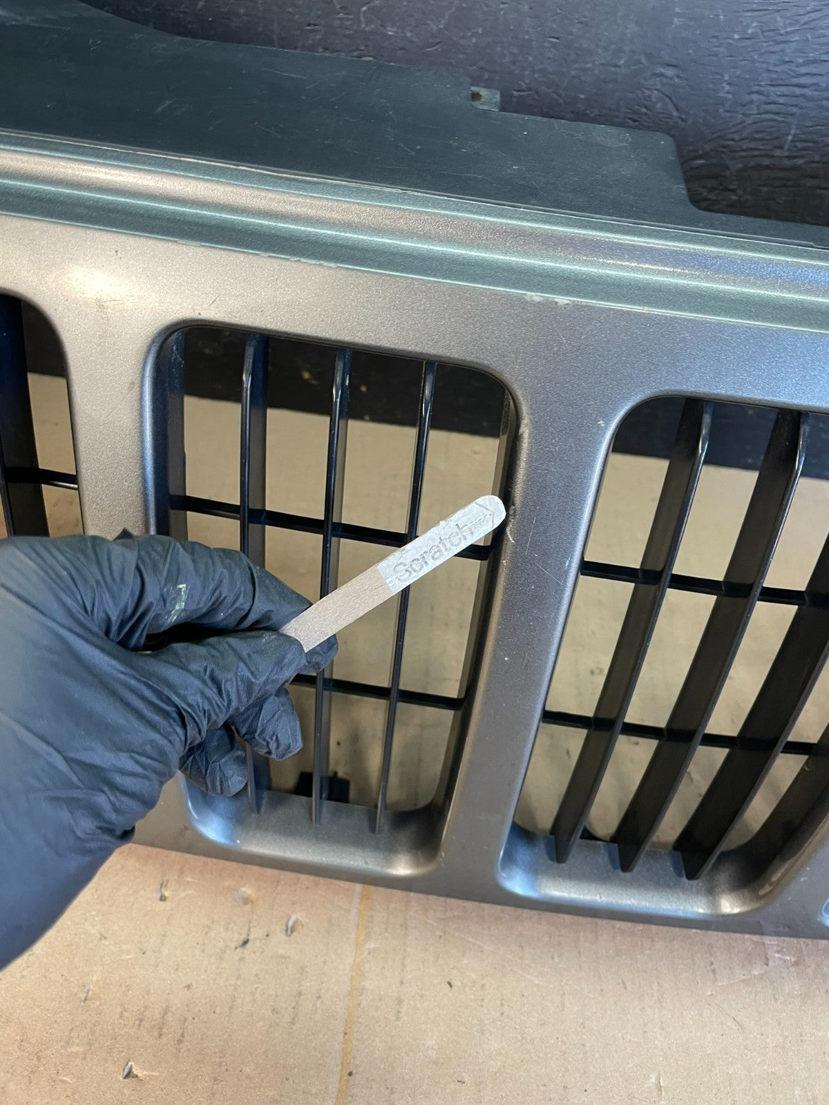 2005 2006 2007 Jeep Grand Cherokee Front Upper Grill Grille AD8494 DG3