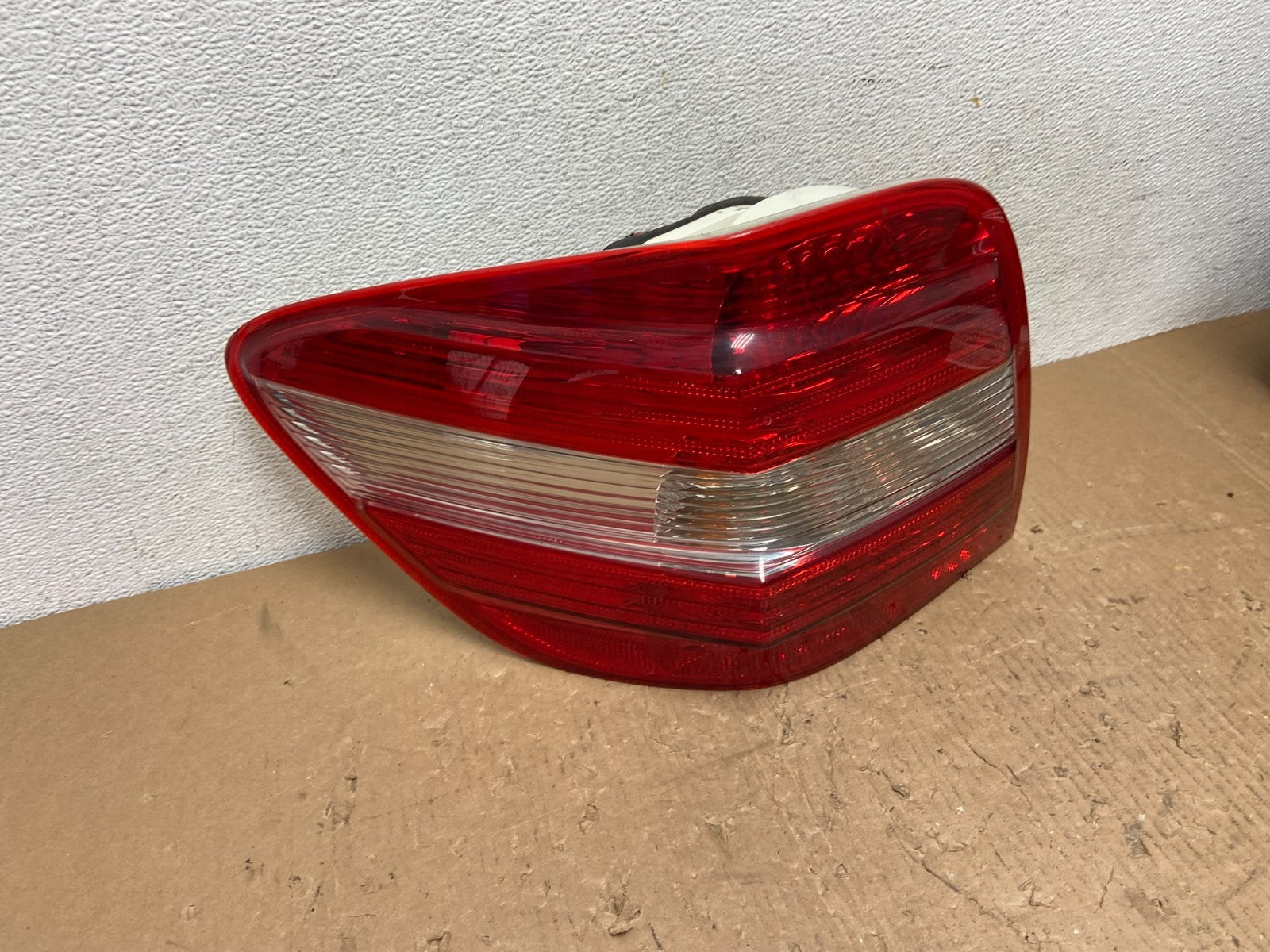 2006 - 2008 Mercedes ML 350 Ml-Class Left Driver Lh Tail Light AD8248 DW2