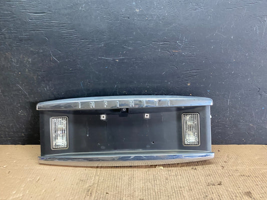2004 to 2007 Infiniti QX56 License Plate Bracket With Camera N0845 OEM DG0