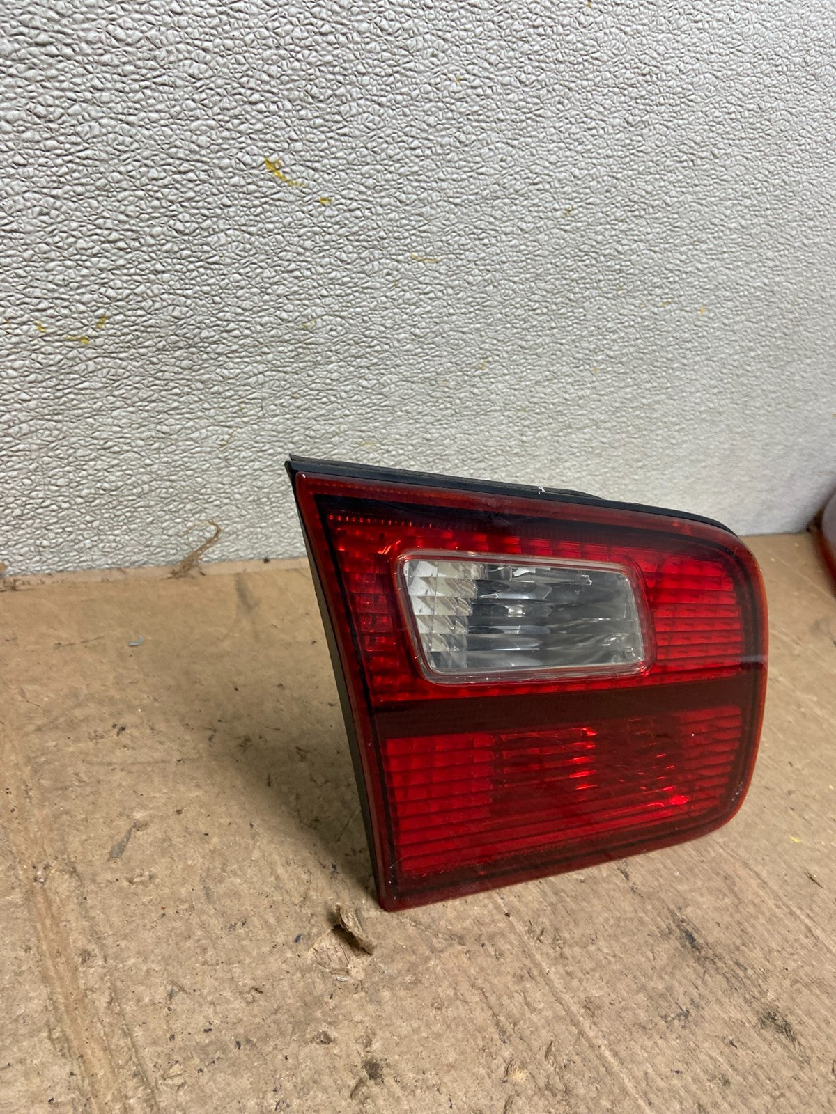 1998-1999 Toyota Avalon Left Driver Lh Side Inner Tail Light OEM AA43372