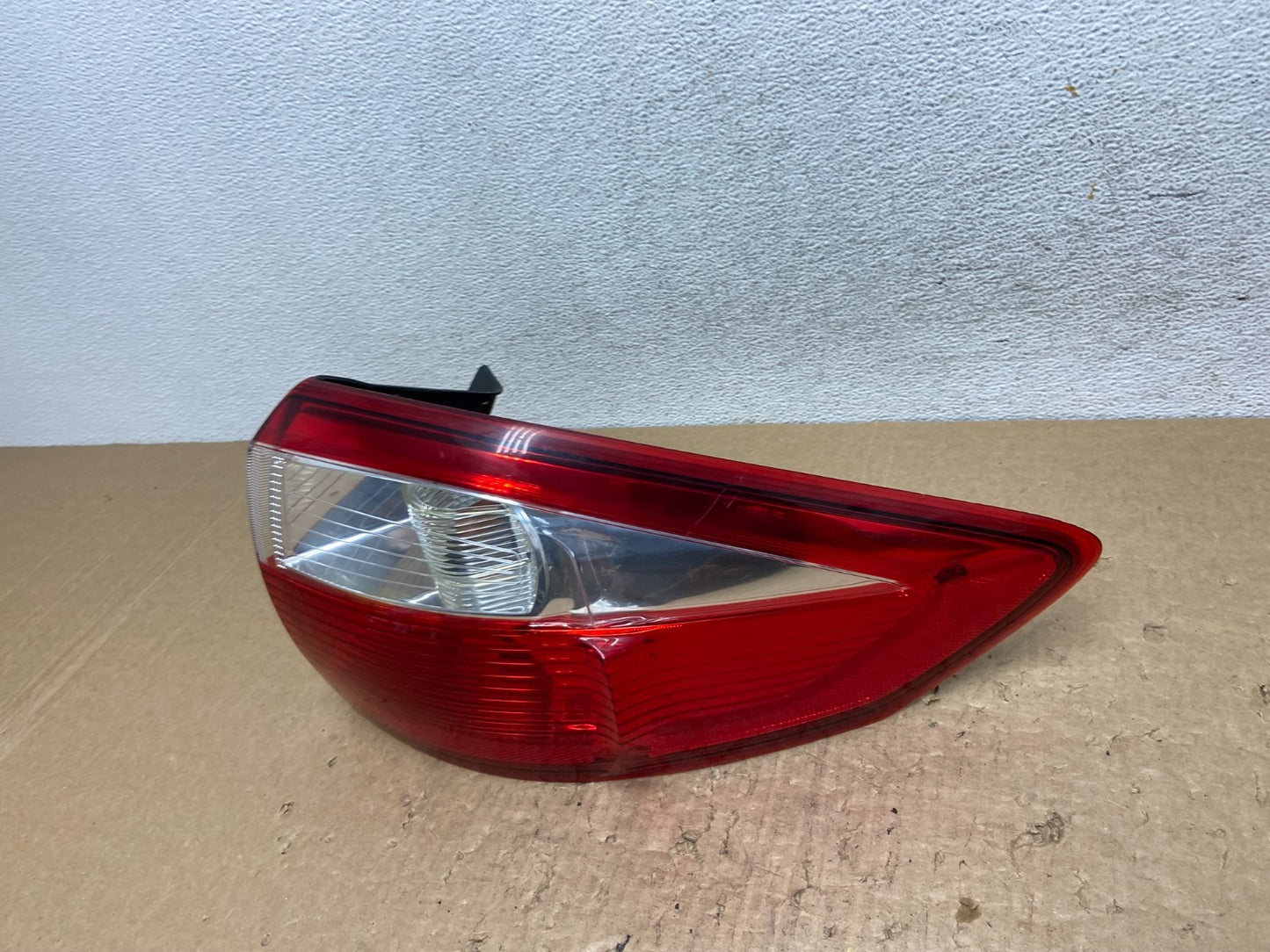 2013 to 2016 Ford C-Max Right Passenger RH Side Tail light AF8127 DW1