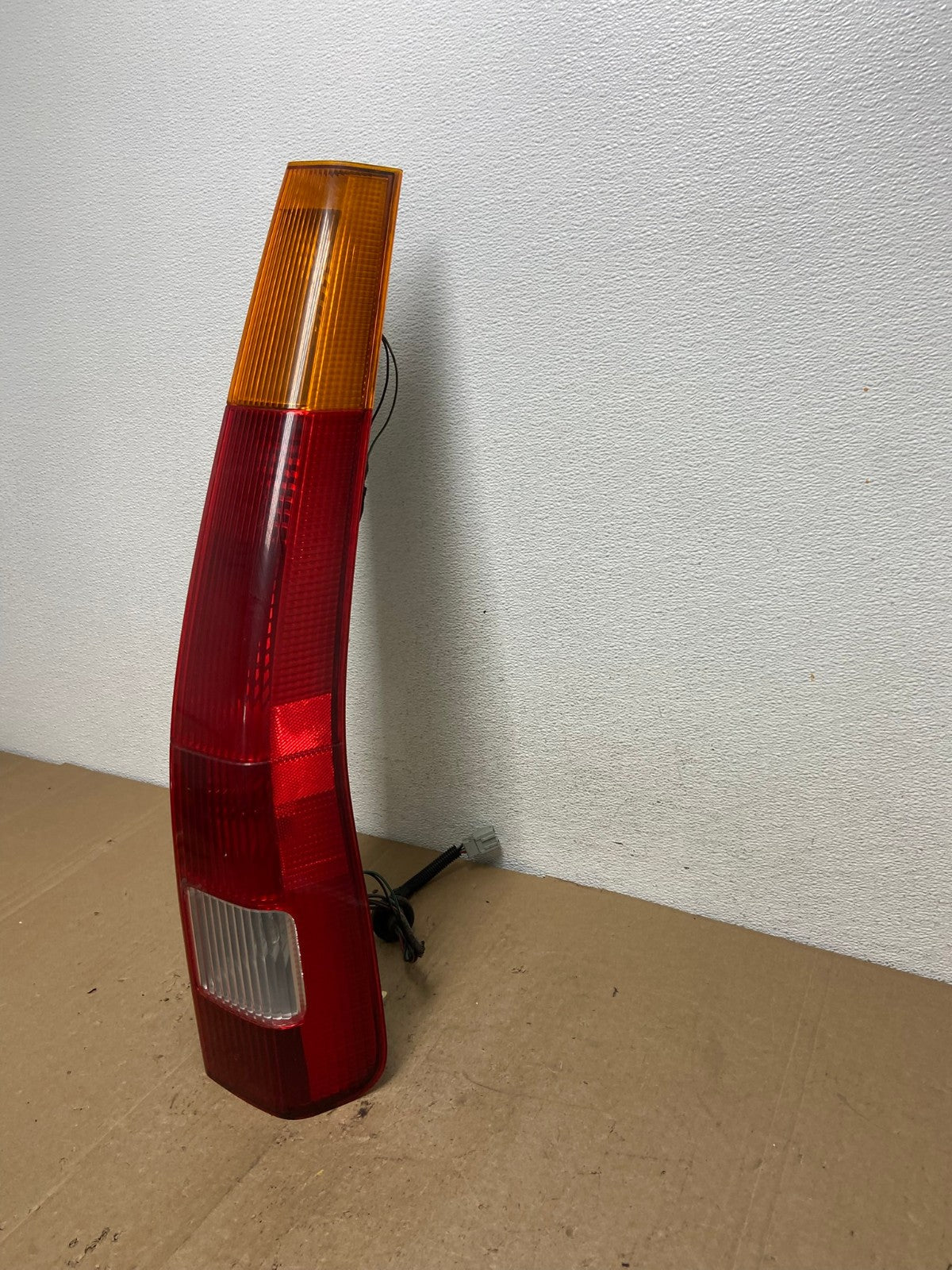 2002 - 2004 Honda Crv Cr-v Right Passenger Rh Side Tail Light AC5984 LK1