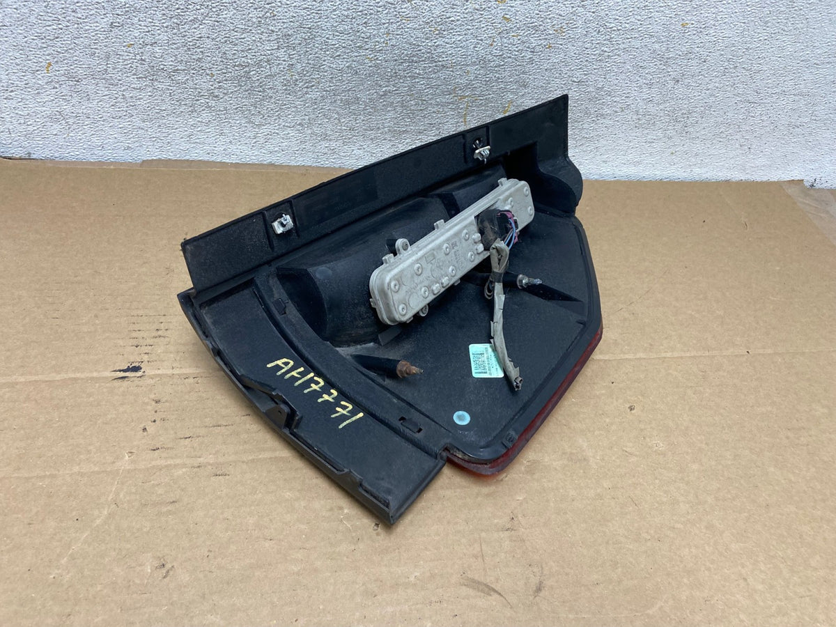 2002 to 2009 Gmc Envoy Left Driver Lh Side Tail Light AH7771 LK7