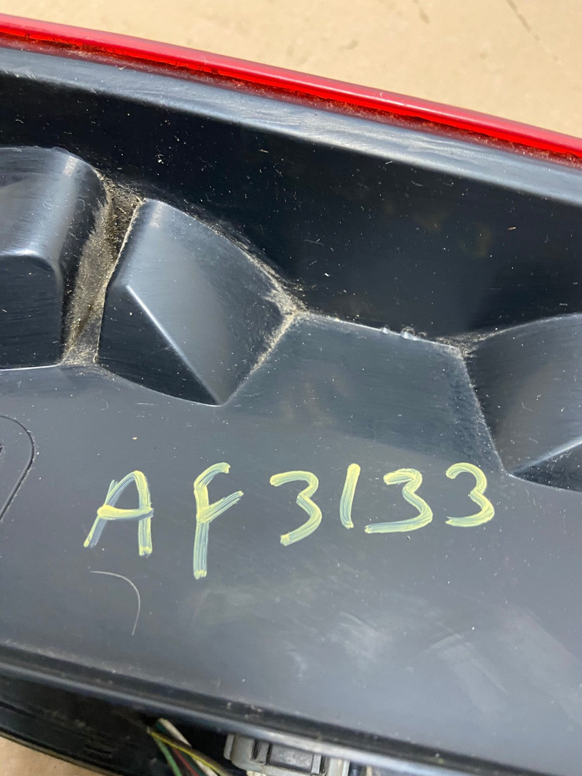 2002 2003 2004 Jeep Liberty Left Driver LH Side Tail Light AF3133 LK8