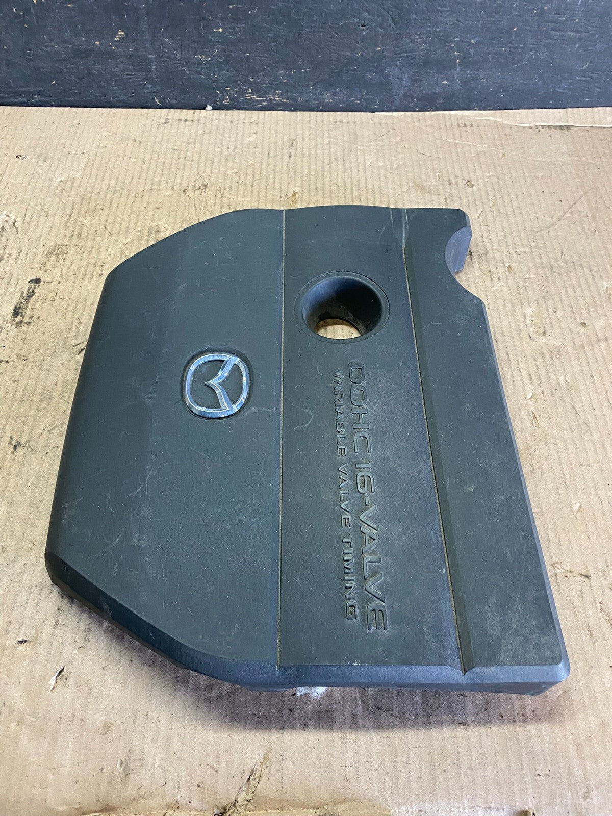 2004 to 2009 Mazda 3 DOHC 16 VALVE Engine Shield Top Cover L9433 PS2