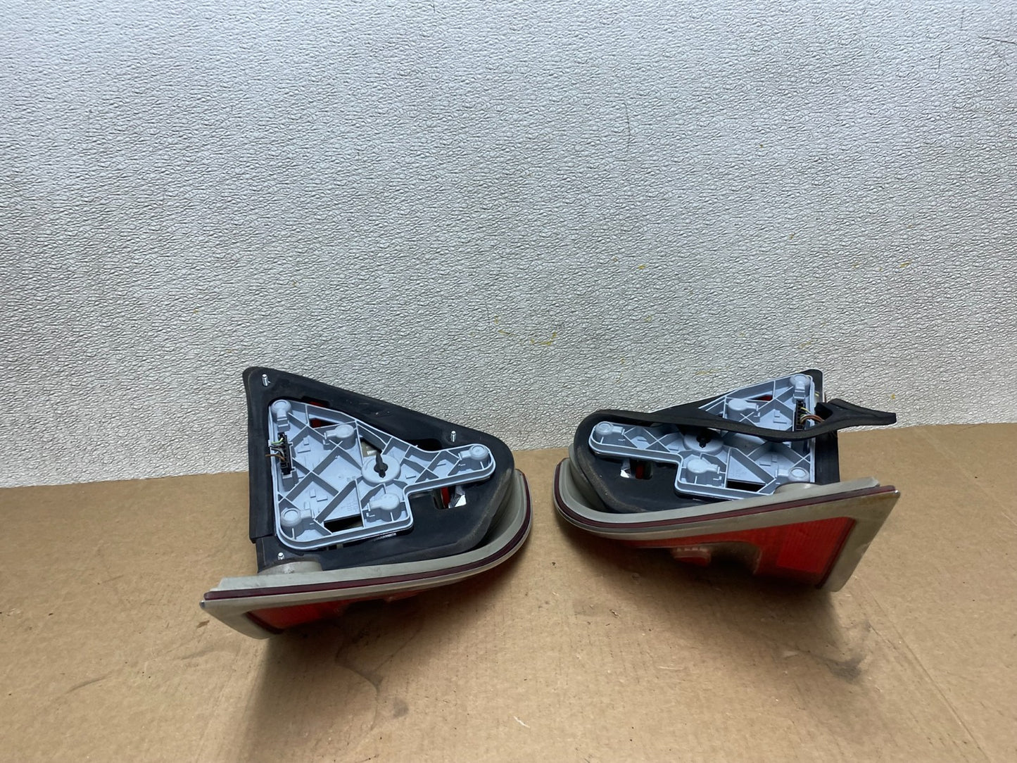 2001-2004 Mercedes-Benz C230 C240 W203 C-Class Left+Right Tail Lights W8409 DW11