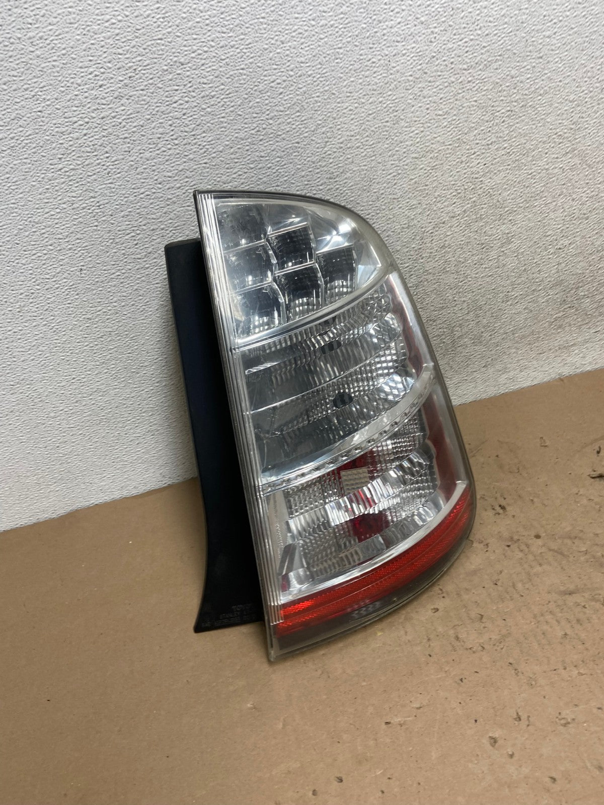 2006 to 2009 Toyota Prius Tail Light Right Passenger Side AG5639 LK2