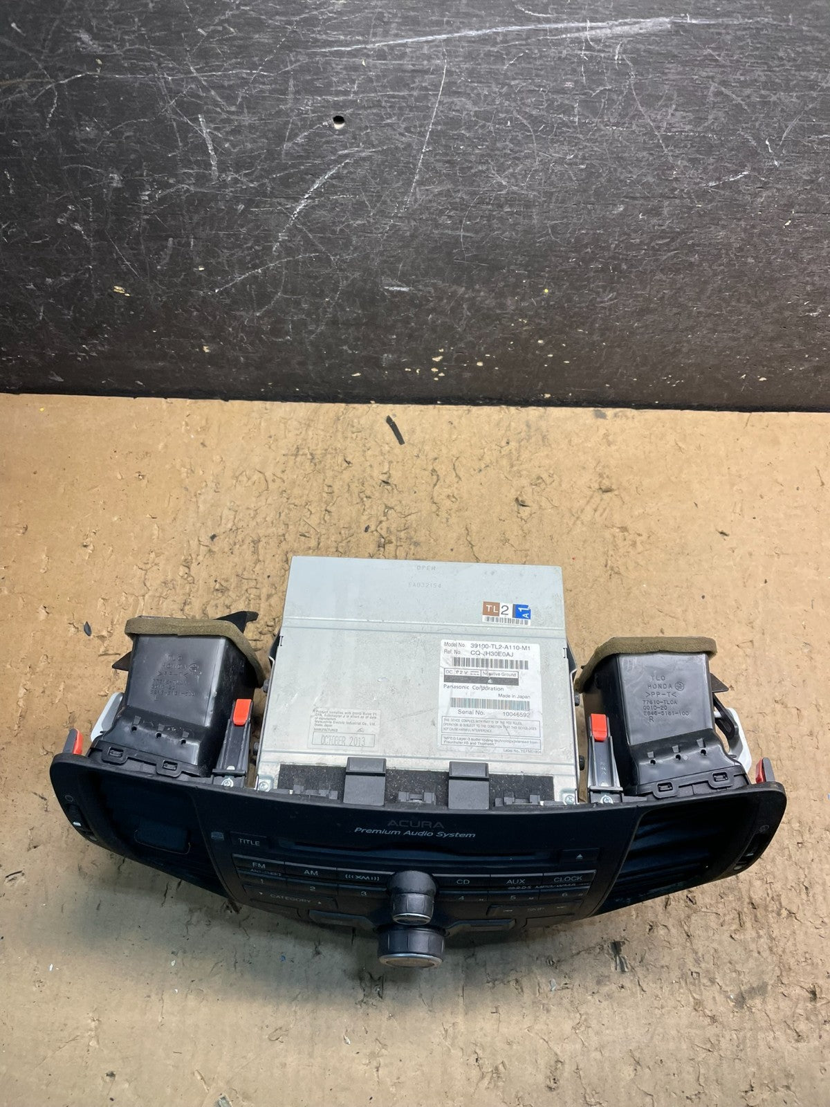 2011 to 2014 Acura TSX AM/FM CD Player Radio Audio System Air Vent OEM w6975 DG4