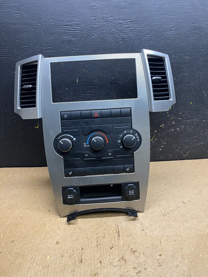 2008 to 2010 Jeep Grand Cherokee Center A/C Heater Climate Control OEM Z4417  DG0