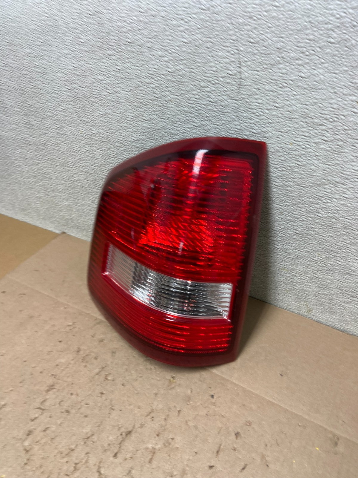 2007 - 2010 Ford Explorer Sport Trec Left Driver Lh Side Tail light Z6356 DW1