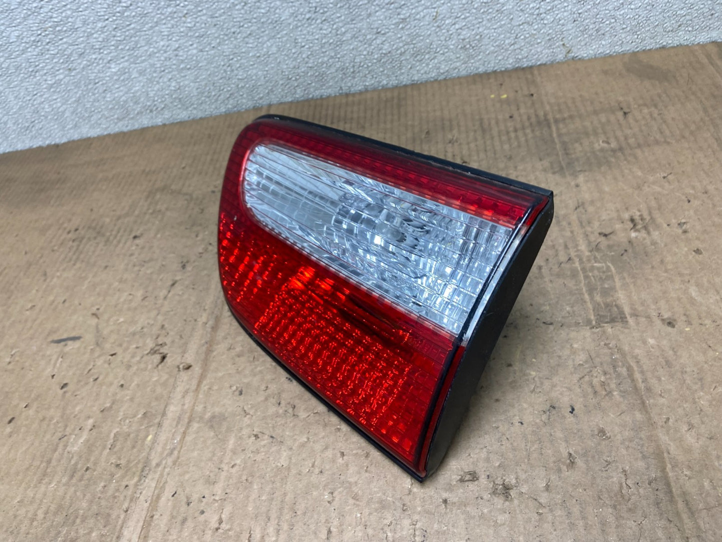 2001 2002 2003 Toyota Sienna Left Driver Lh Side Inner Tail Light OEM AA67091