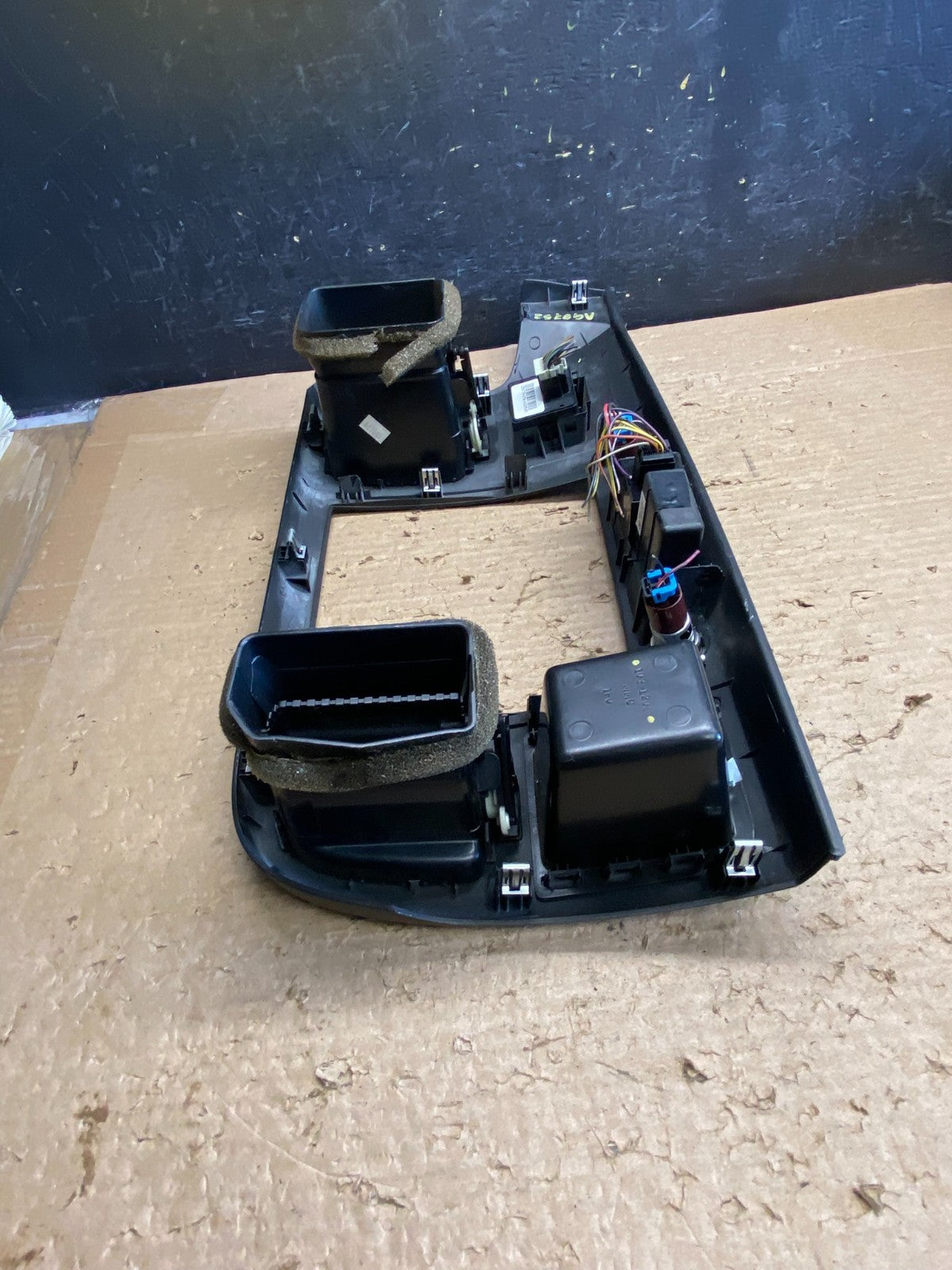 2007 to 2014 Silverado Sierra Center Console Radio Bezel Air Vents AG8752 DG3