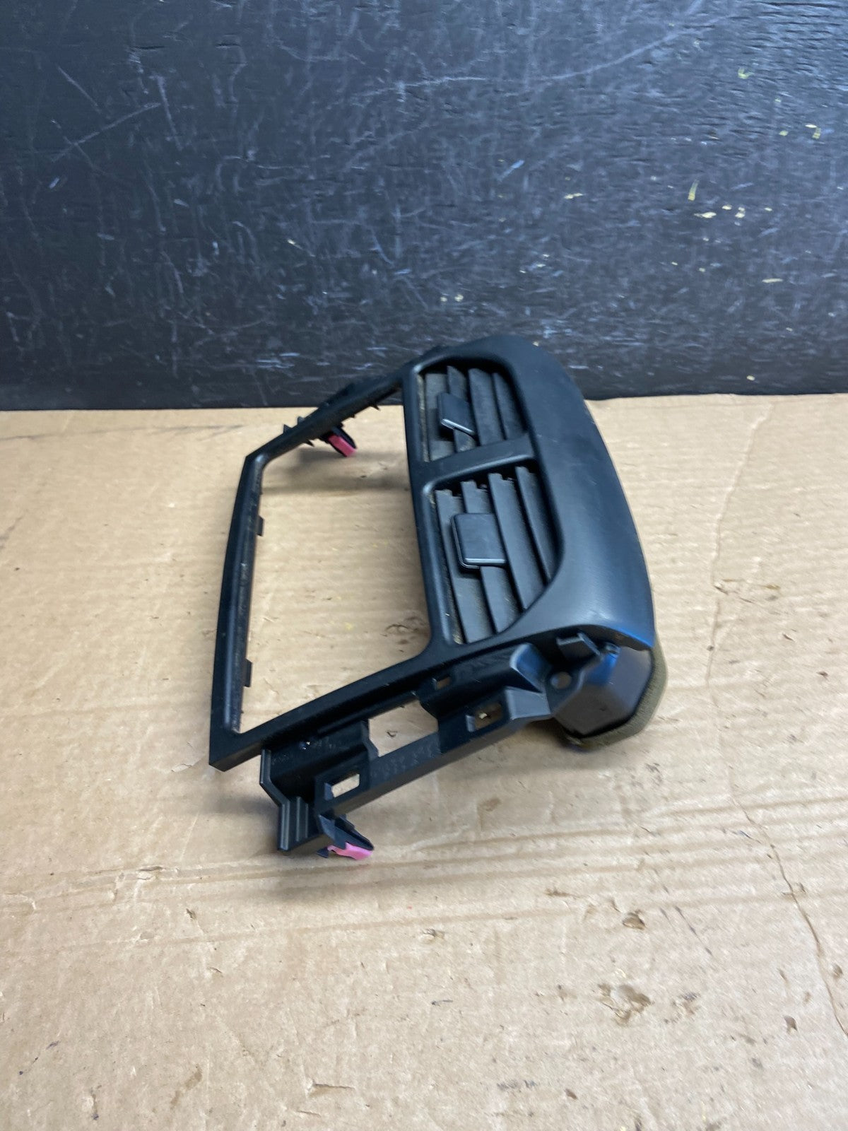 2004 to 2005 Toyota Rav4 Center Console Dash Radio Bezel Air Vent Trim af2050 DG1