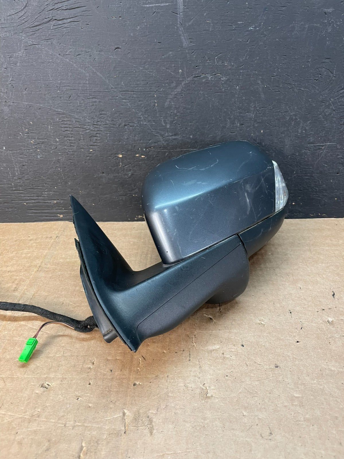 2007 to 2014 Volvo XC90 Left Driver View Door Trn Signal Mirror AE8506 DW1