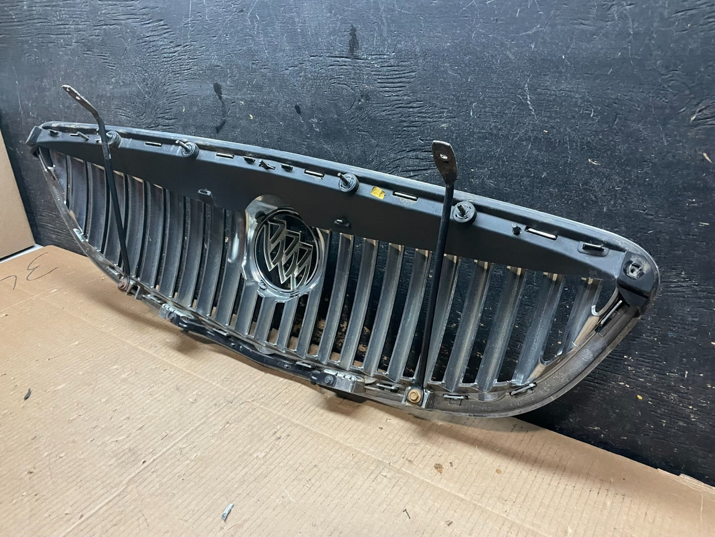 2008 to 2012 Buick Enclave Front Upper Grill Grille Oem y1807 DG5