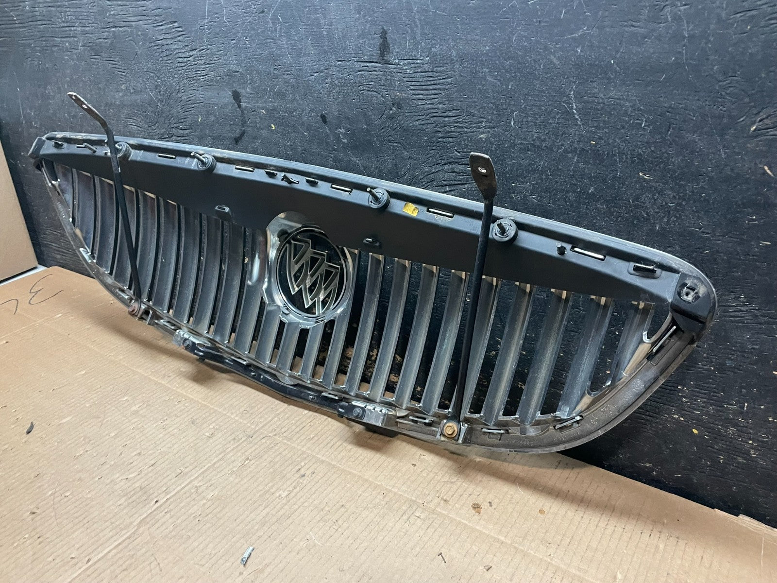 2008 to 2012 Buick Enclave Front Upper Grill Grille Oem y1807 DG5