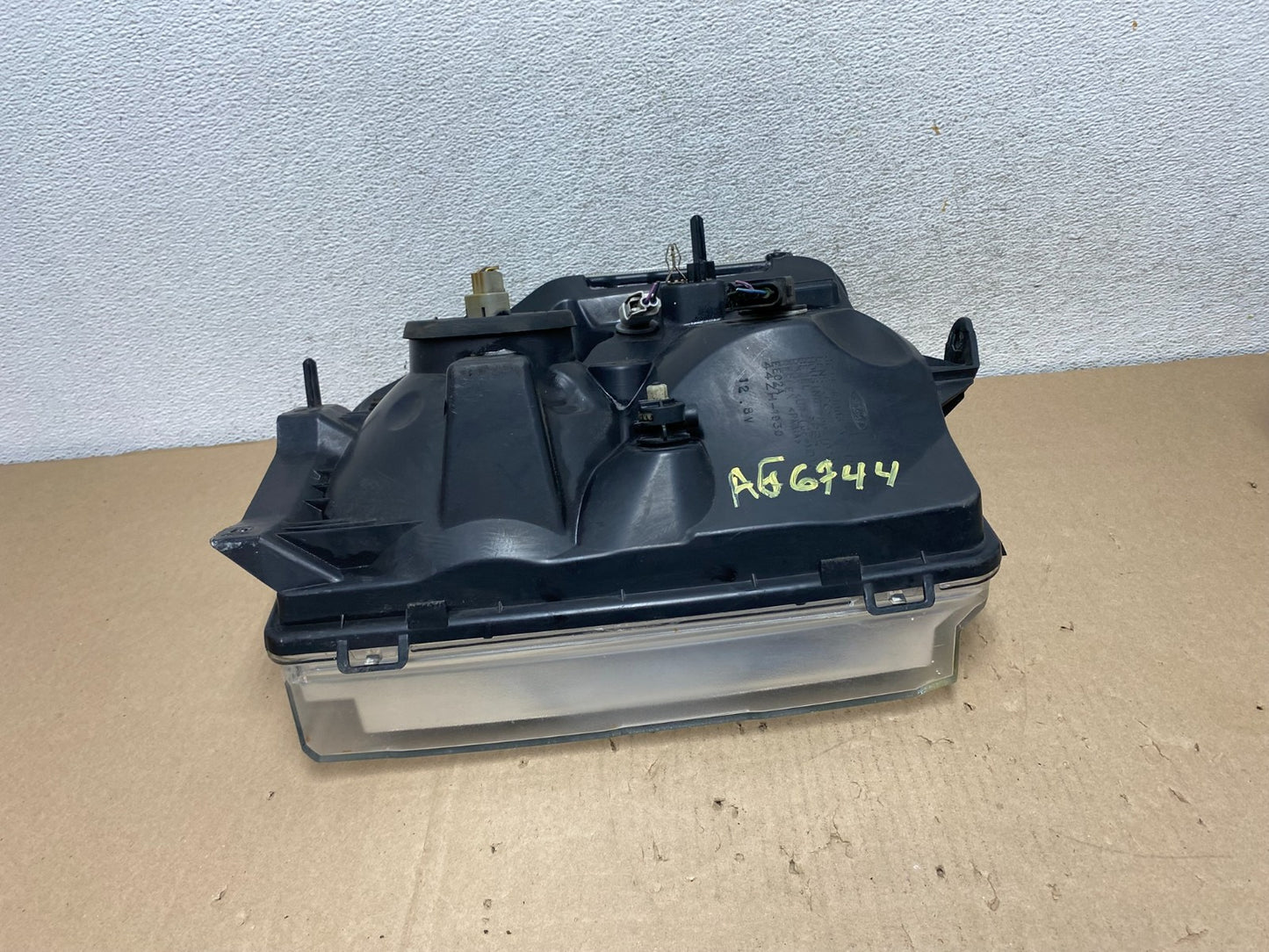 2008-2014 Ford Econoline E150 E250 E350 Left Driver LH Headlight AG6744 DW5