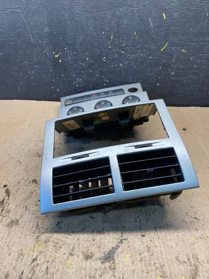2007 to 2012 Dodge Nitro Dash Climate Temperature Control Radio Bezel R8693 DG5