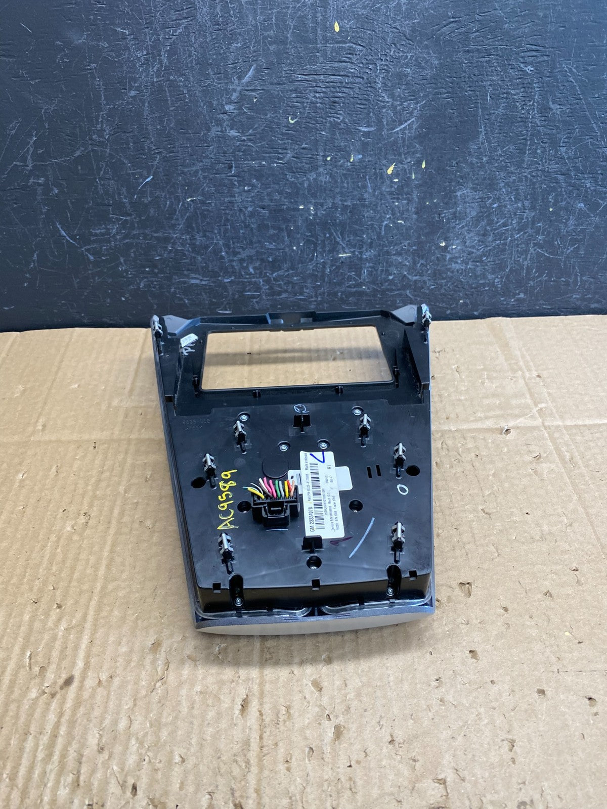2016-2017 Chevy Equinox Terrain Radio Face Climate Control Panel Bezel AC9589 DG3