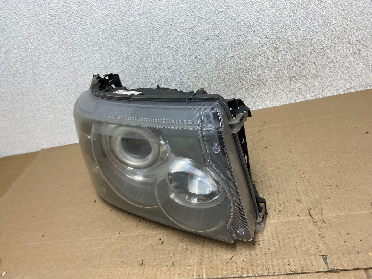 2006-2009 Land Rover Range Rover Right Passenger Xenon Headlight AE6570 DW1