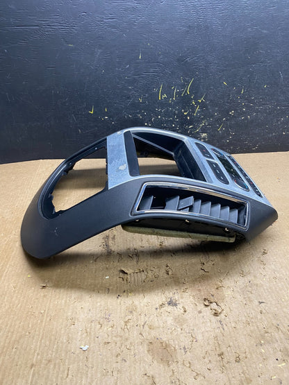 2007 - 2010 Ford Edge Heater Climate Control Radio Control Dash Bezel Z7481 DG3