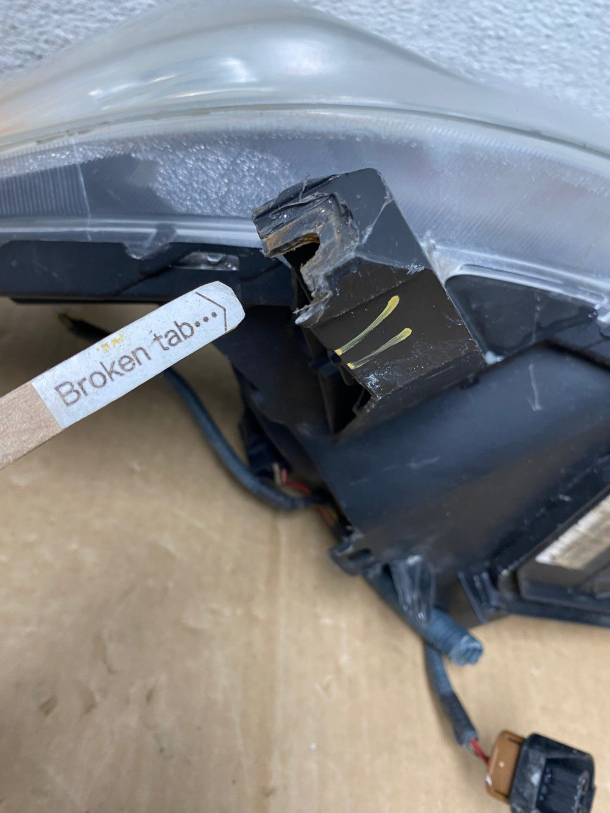 2011-2014 Toyota Sienna Right Passenger RH Halogen Headlight AG2116 LK6