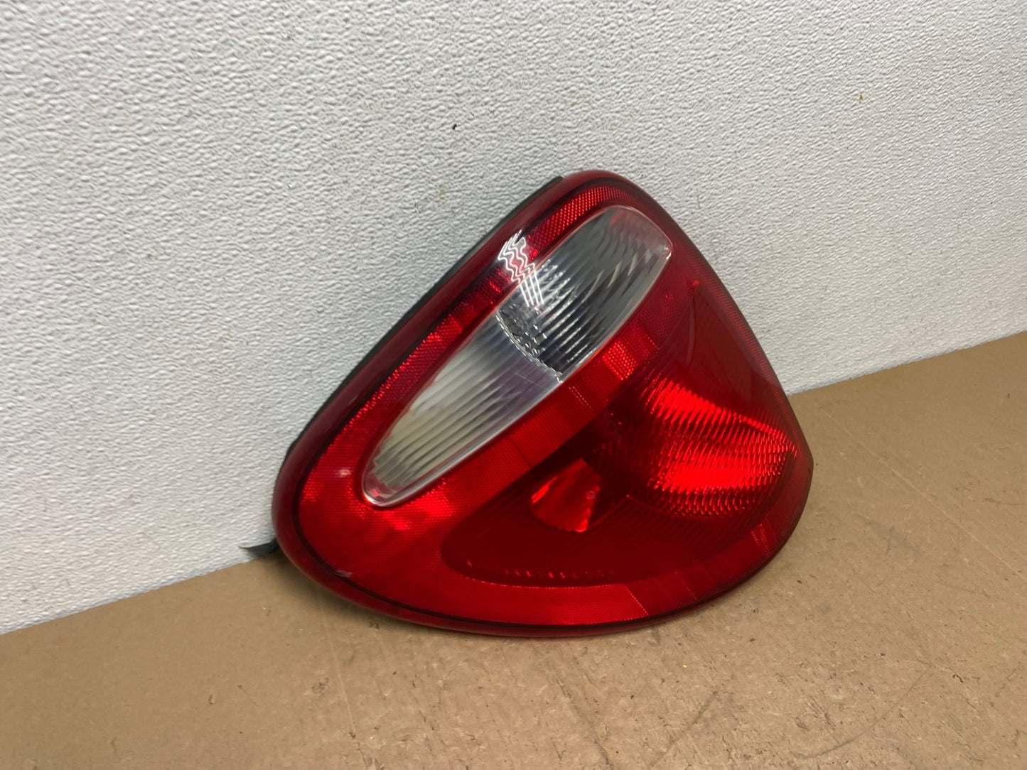 2004 to 2007 Dodge Grand Caravan Left Driver Lh Tail Light AC7264 LK2