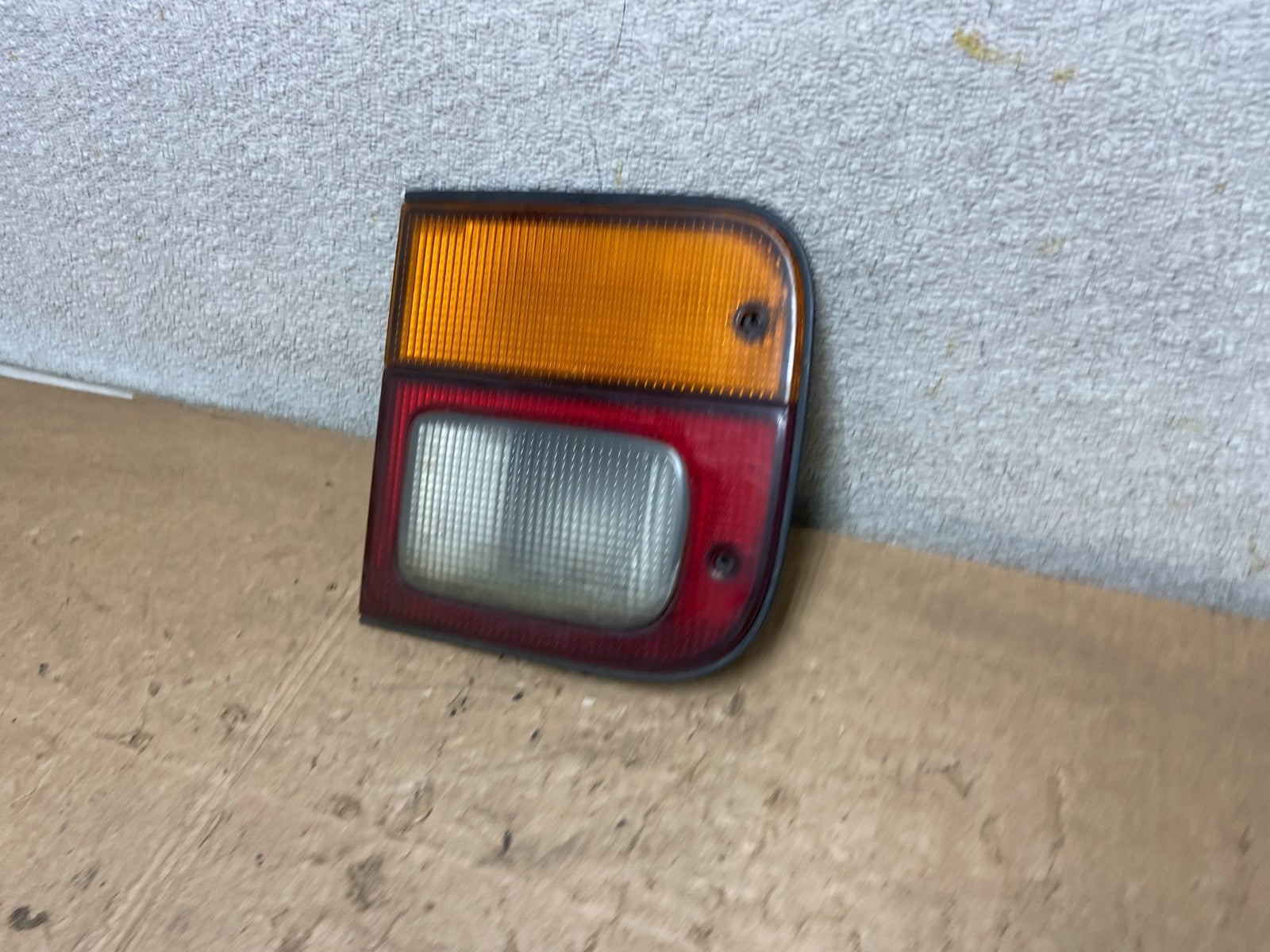 1996 to 1998 Mazda Mpv Left Driver LH Side Inner Tail Light Oem Y8268 DW1