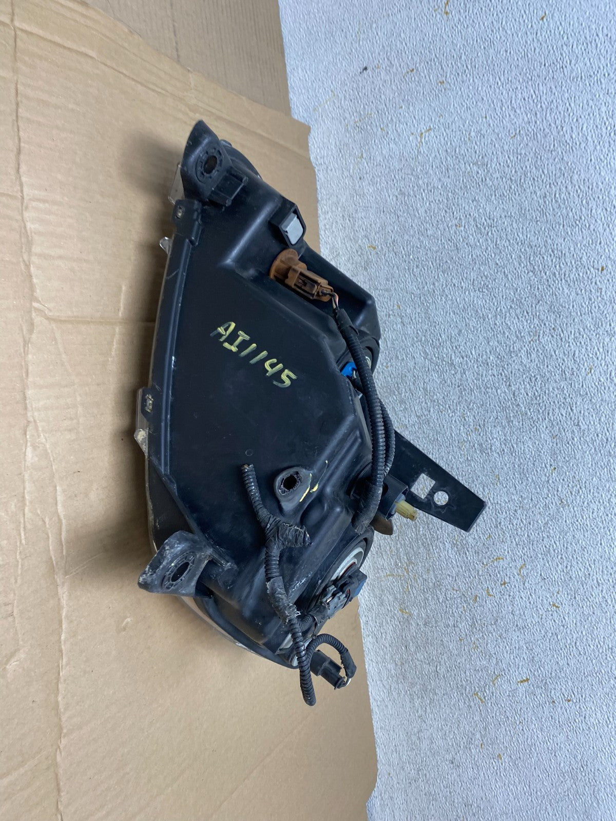 2011-2013 Jeep Grand Cherokee Right Passenger Halogen Headlight AI1145 DW8