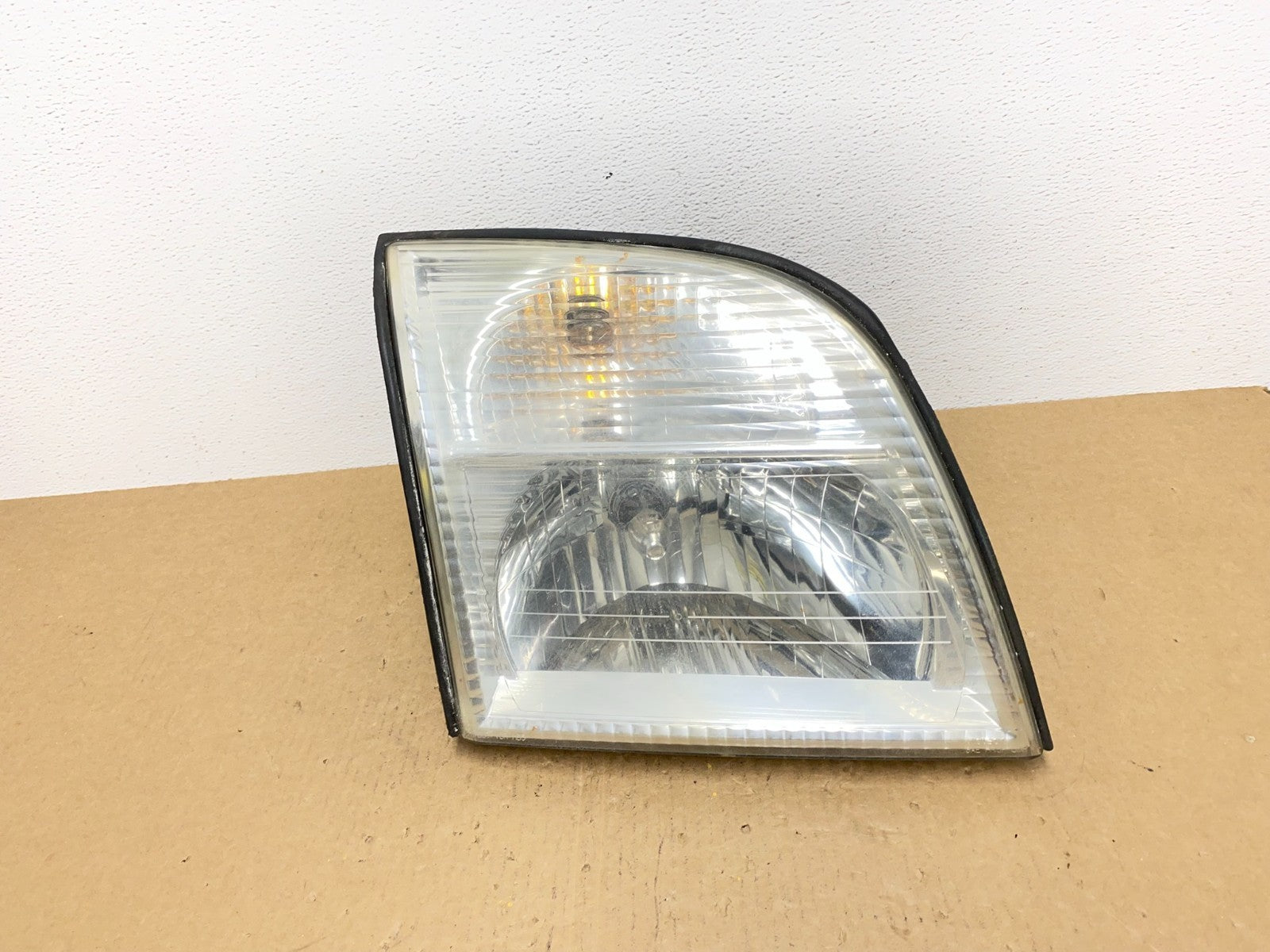 2002-2005 Mercury Mountaineer Right Passenger Halogen Headlight OEM AC1294 DW0