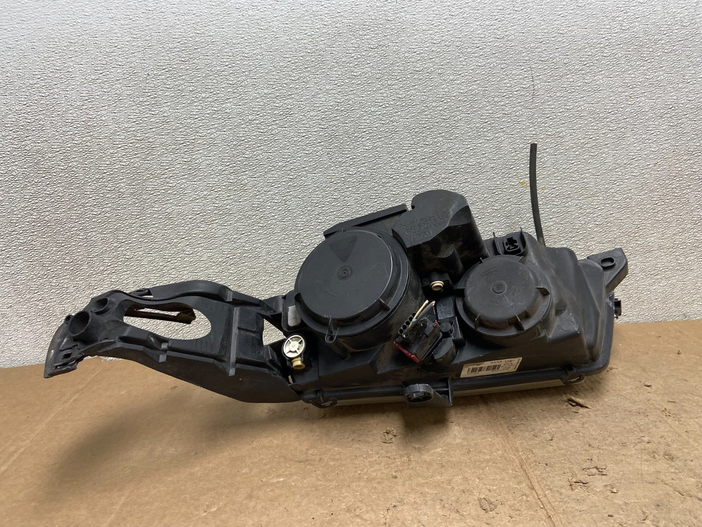 2002 to 2005 Saab 9-5 Right Passenger Side Halogen Headlight OEM AA5088 DW5