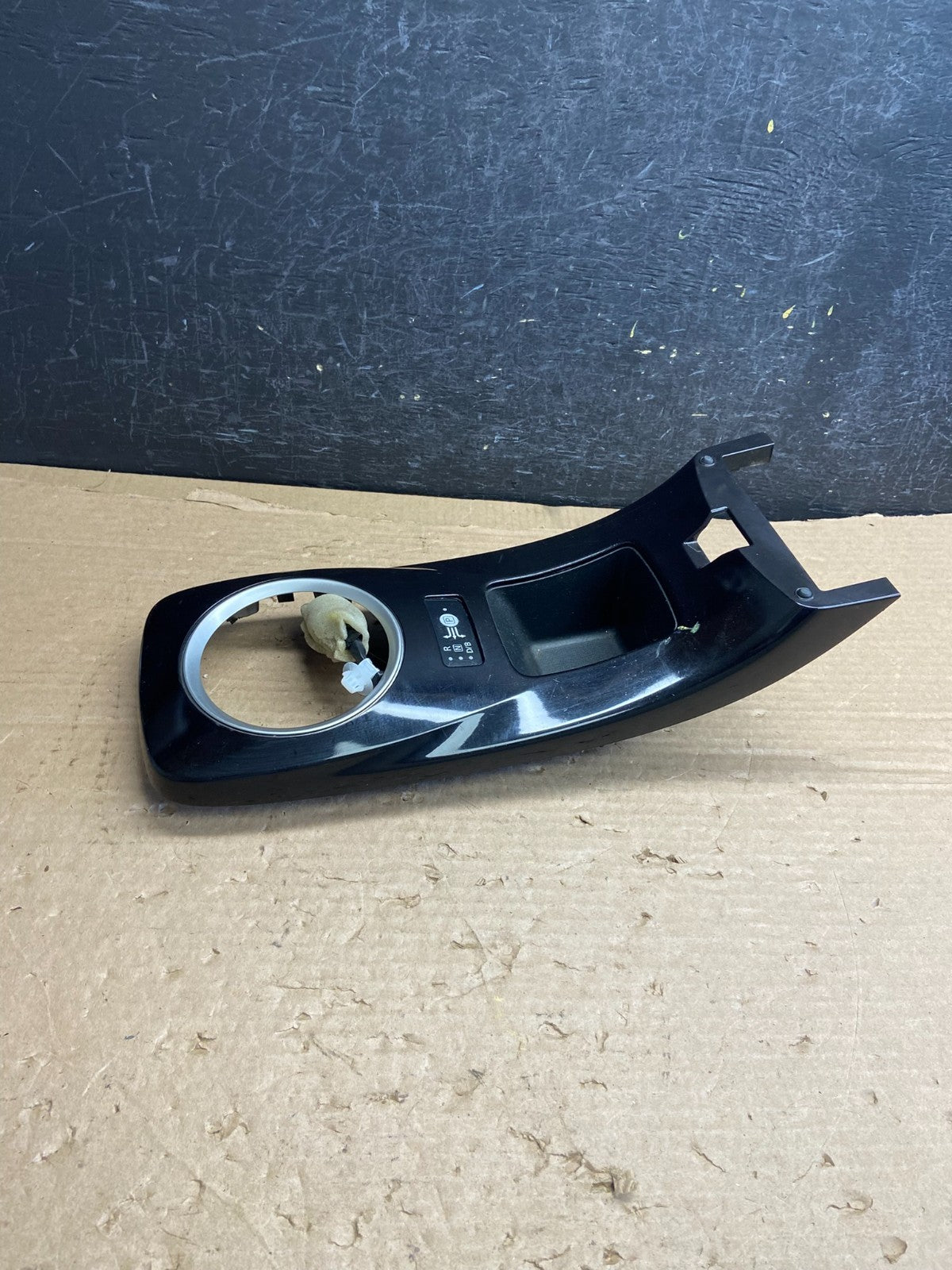 2013 - 2015 Nissan Leaf Center Console Shifter Bezel Trim AF2686 DG1