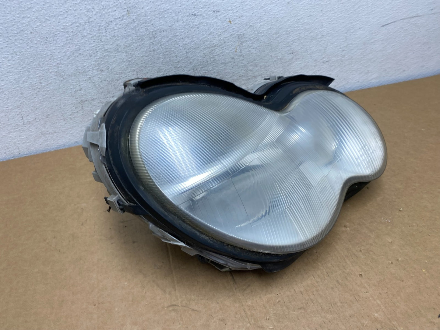 2001 - 2004 Mercedes-Benz C Class Halogen Right Passenger Headlight AD60312