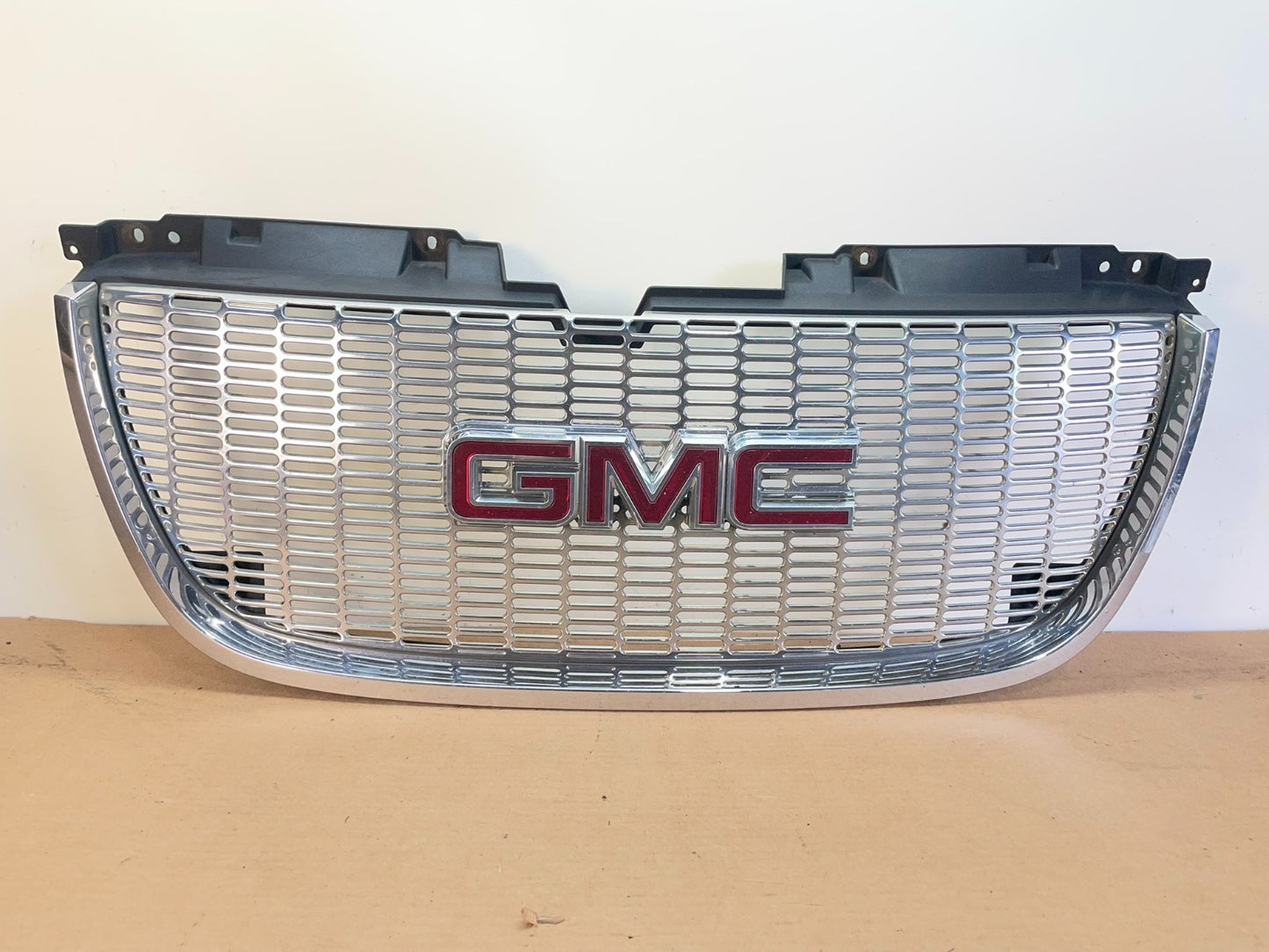 2011 to 2012 GMC Acadia Denali Front Upper Grill Grille AF8779 DG0
