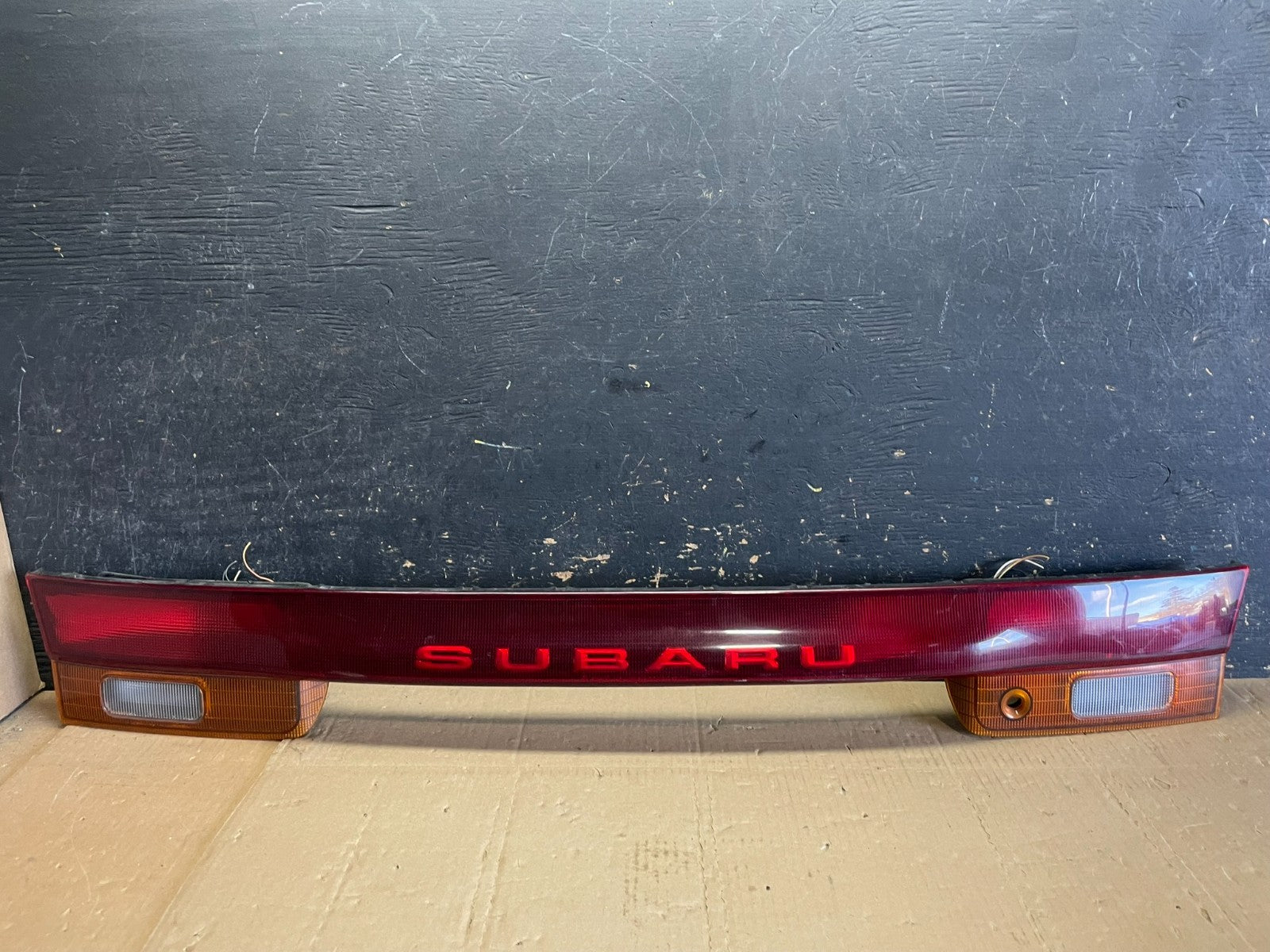 1995 to 1996 Subaru Legacy Wagon Trunk Mounted Center Tail Light Panel aa8894 DG0