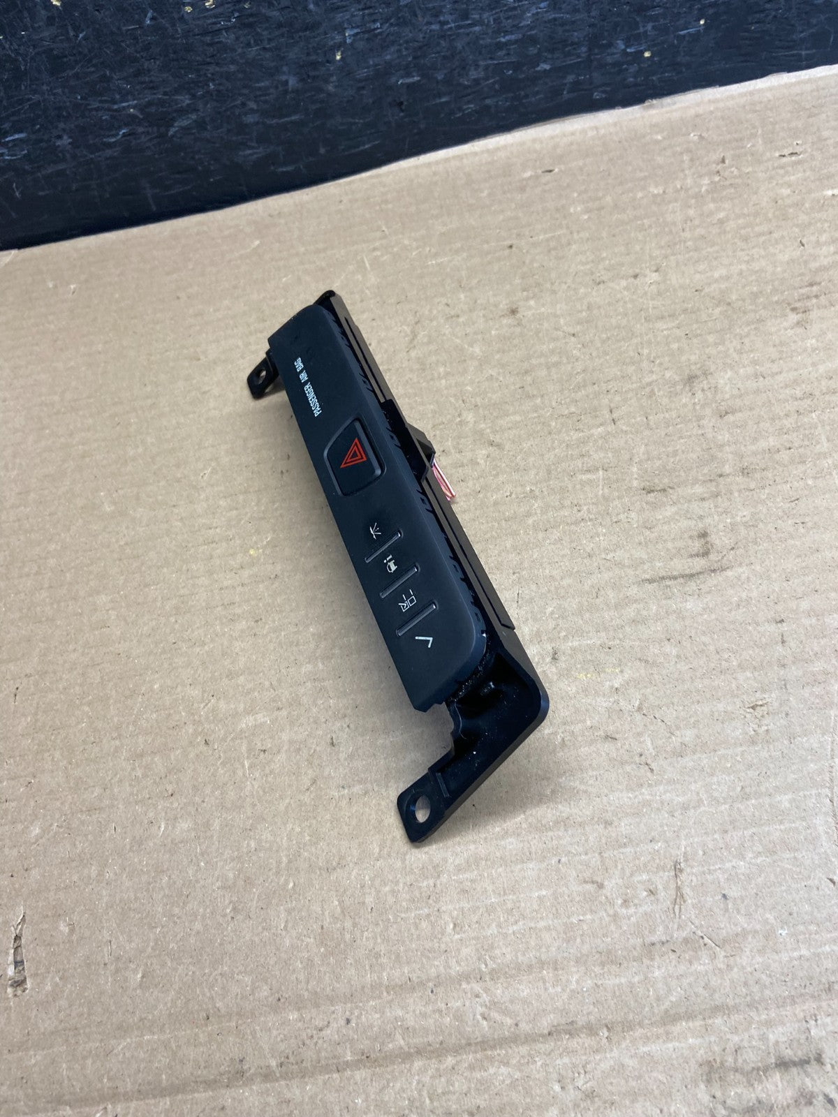 2013 - 2017 GMC Acadia Center Dash Hazard Warning Switch AH1468 DG1
