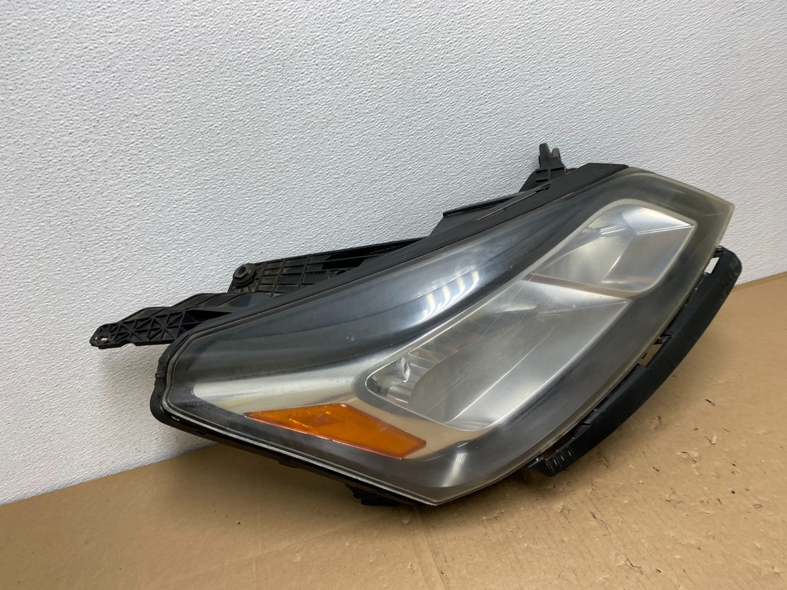 2013-2017 Chevrolet Traverse Right Passenger Side Halogen Headlight AB6847 DW2