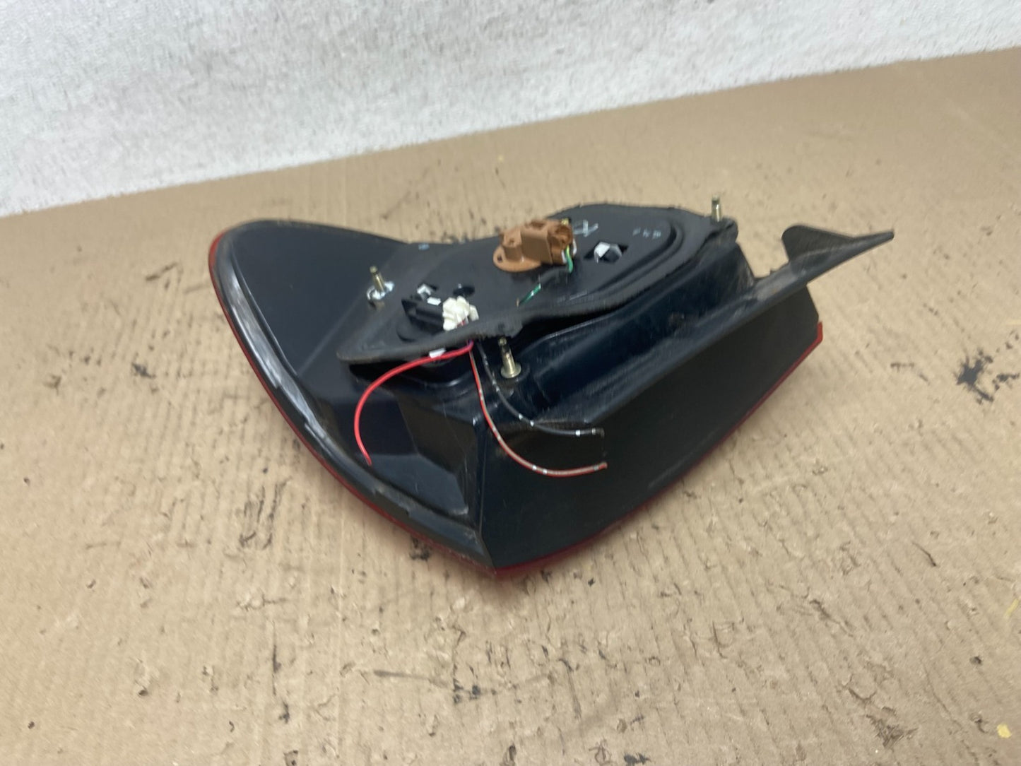 2002 2003 2004 Infiniti I35 Left Driver LH Side Tail Light AF7051 DW5