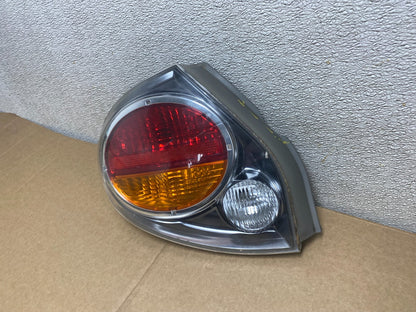 2002 2003 Nissan Maxima Left Driver Lh Side Tail Light U9677 DW1