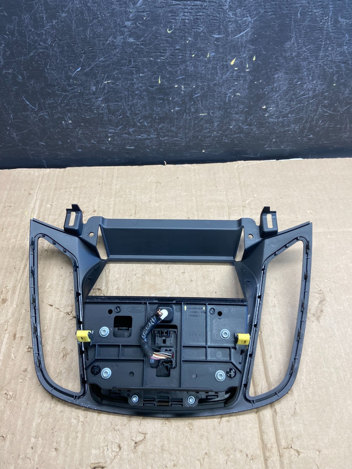 2013 2014 2015 2016 Ford Escape Dash Radio Control Panel Bezel ae1949 DG3