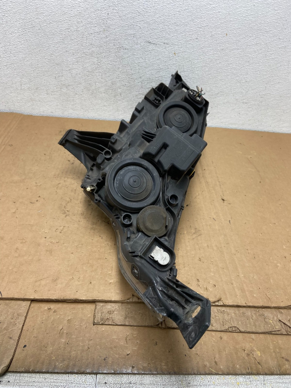 2014 to 2018 Ford Transit Connect Right Passenger RH Side Headlight AD3042 DW7