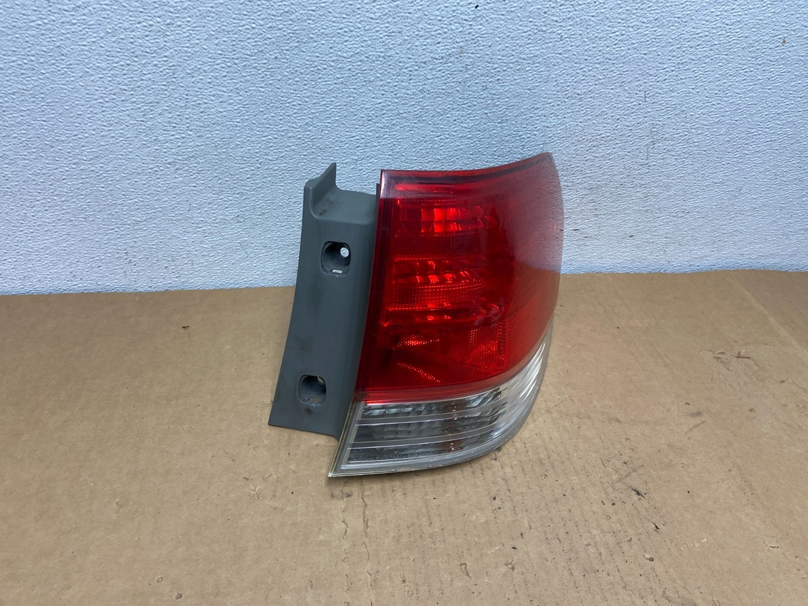 2008 2009 2010 Honda Odyssey Right Passenger Side Tail Light AC8526 DW2