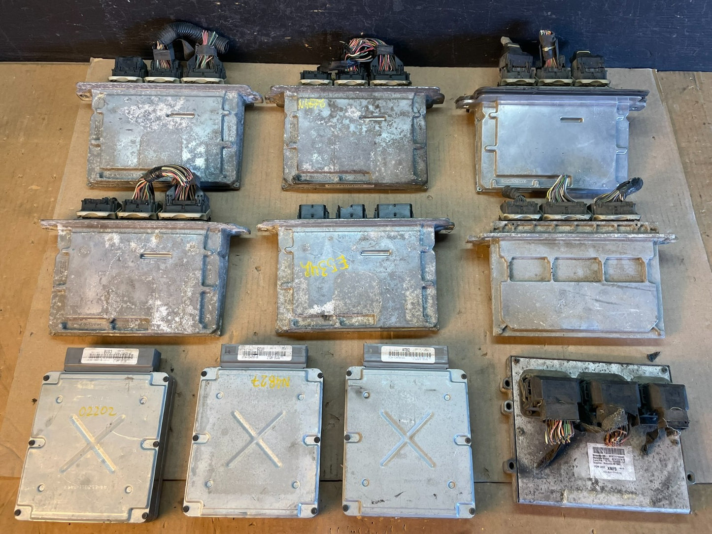 Mix of 10 Ford ECM Engine Computer Module AB78710