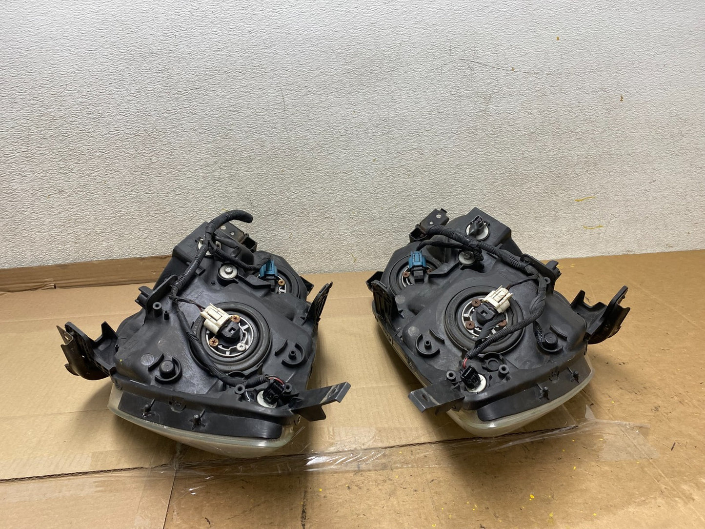 2005 2006 2007 Honda Odyssey Left+Right Set Halogen Headlights U2756 DW12